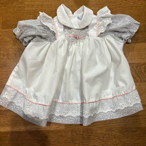 Vintage Baby Dress 18 Months – Eyelet Lace + Floral Detail Excellent Condition - Picture 1 of 5